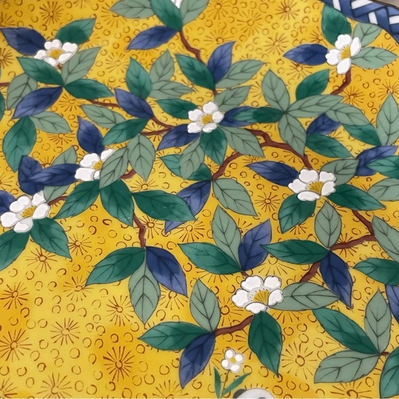 Arita Ware Shozan Karako 7.5” Scallop Gold Trim Plate - Picture 6 of 10